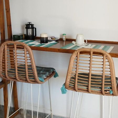 Παραθαλασσιο Στουντιο Μιχαλιας Sea View Studio Michalias Νουμερο 8 Agia Marina  エクステリア 写真