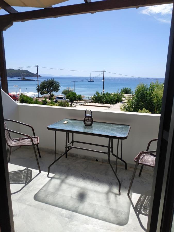 Παραθαλασσιο Στουντιο Μιχαλιας Sea View Studio Michalias Νουμερο 8 Agia Marina  エクステリア 写真